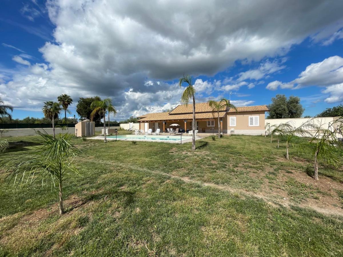 Villa Nunzia Con Piscina, Sauna E Idromassaggio. 佛罗里达 外观 照片