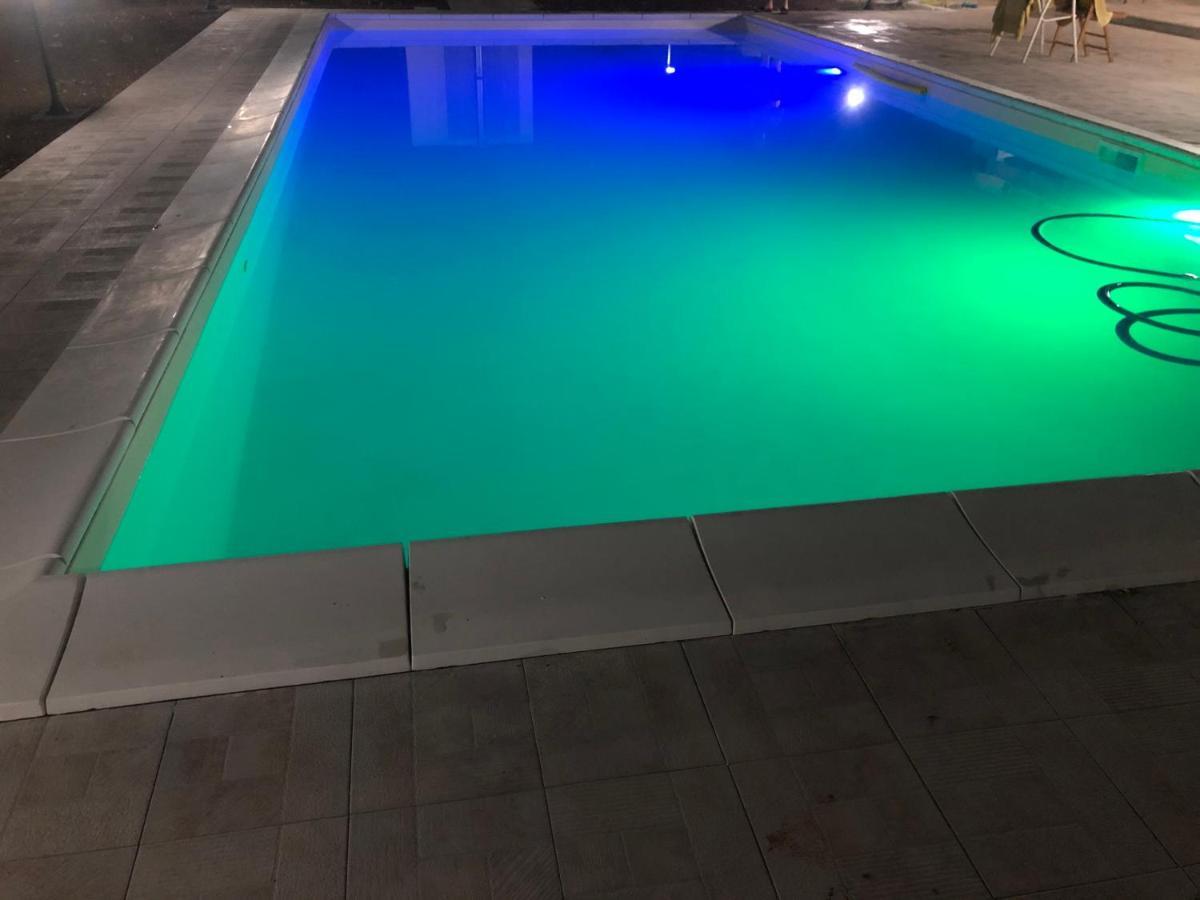 Villa Nunzia Con Piscina, Sauna E Idromassaggio. 佛罗里达 外观 照片