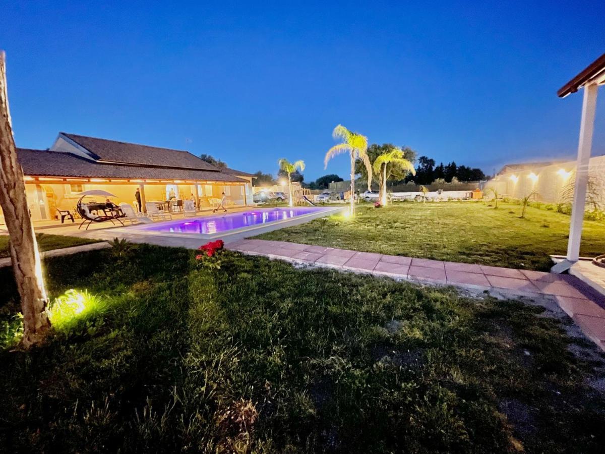 Villa Nunzia Con Piscina, Sauna E Idromassaggio. 佛罗里达 外观 照片